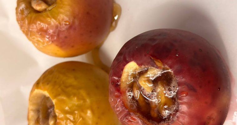 baked apples with walnuts and cinnamon