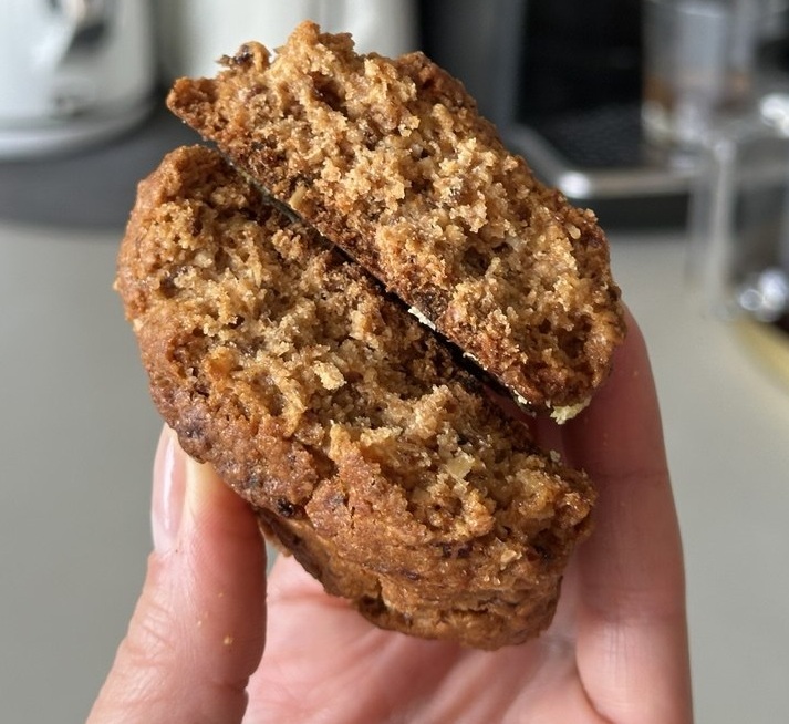 This is what the oatmeal biscuits should look like when following this step-by-step recipe.